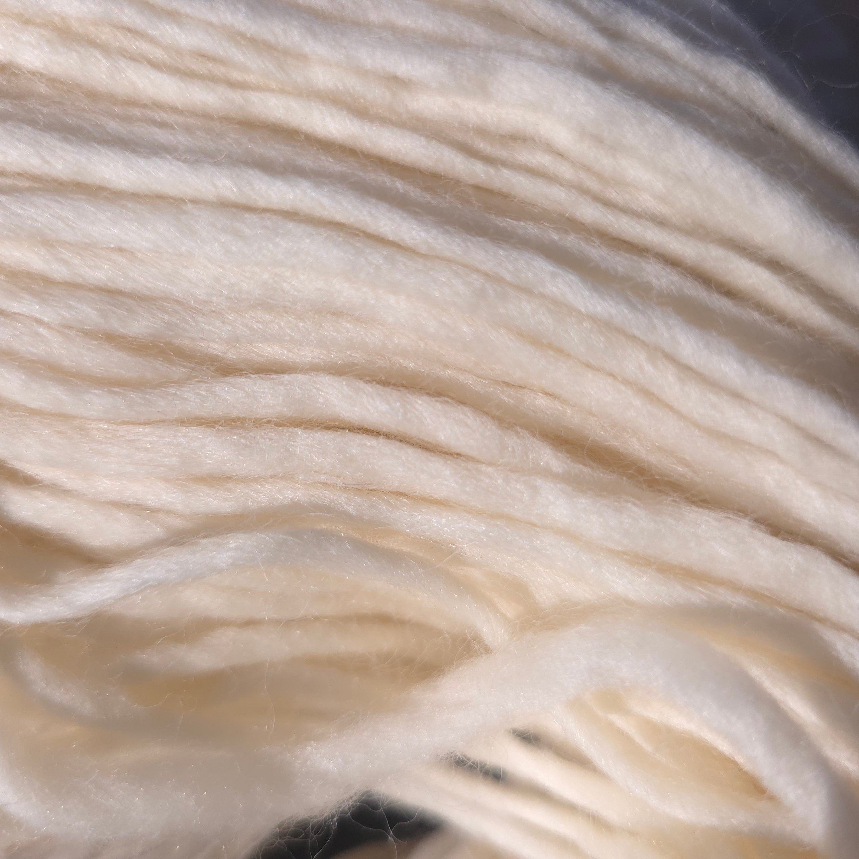 undyed roving yarn Bulky 100% Fine Merino Wool (Copy)