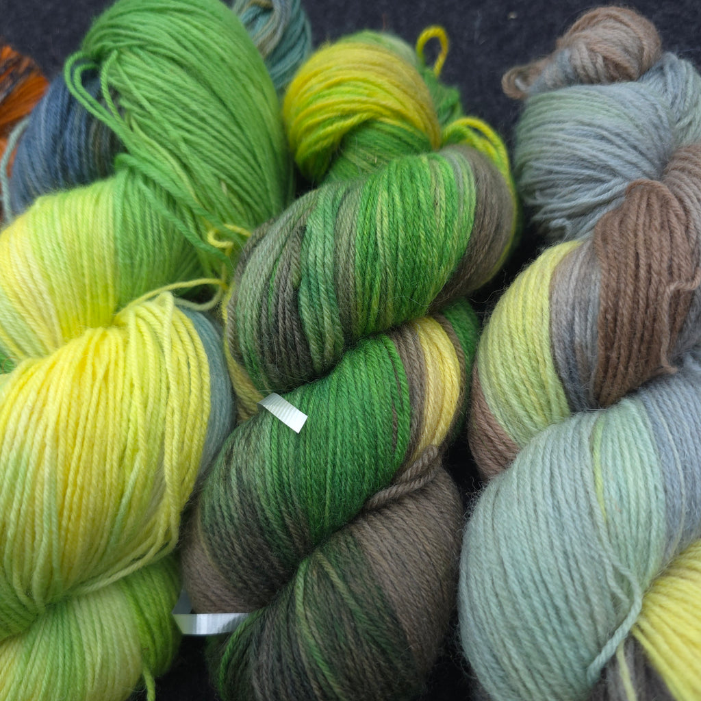 1kg set hand dyed 4-ply sock yarn A-01